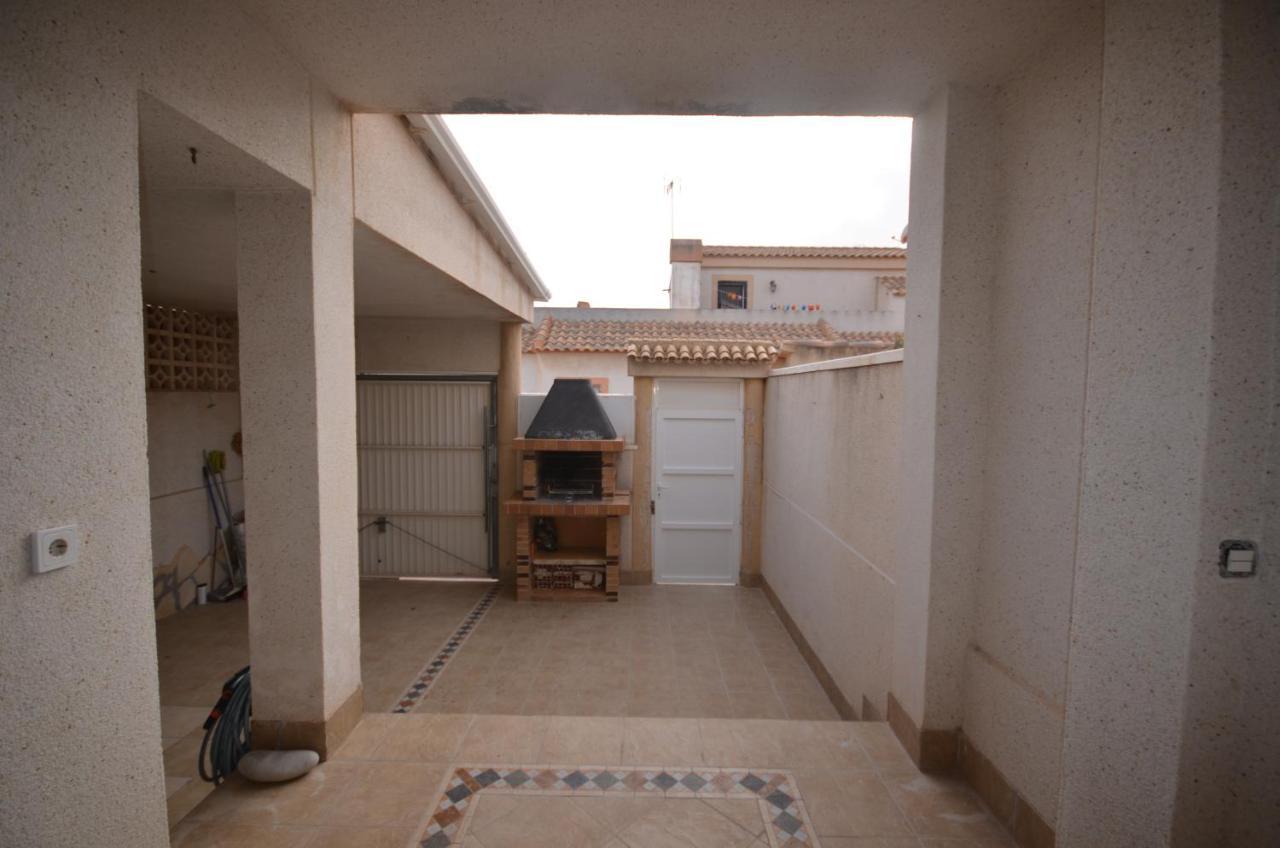 Agradable Adosado Con Piscina, Duchas Hidromasaje Villa ตอร์เรเวียคา ภายนอก รูปภาพ