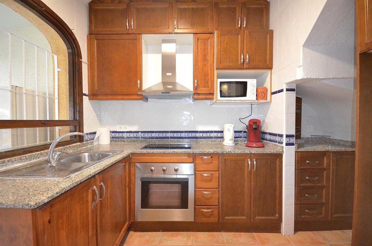 Agradable Adosado Con Piscina, Duchas Hidromasaje Villa ตอร์เรเวียคา ภายนอก รูปภาพ