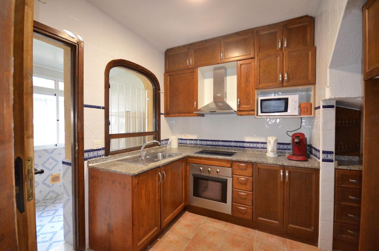 Agradable Adosado Con Piscina, Duchas Hidromasaje Villa ตอร์เรเวียคา ภายนอก รูปภาพ
